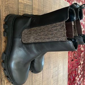 Michael Kors Ridley logo print detail Chelsea booties mid calf black leather